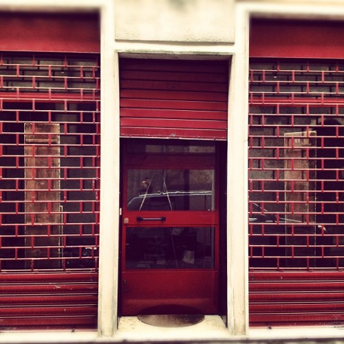 Coming soon - #padova #italy #italy #art#photography#monari#red#igerspadova  (Scattata con Instagram presso Sabspace)