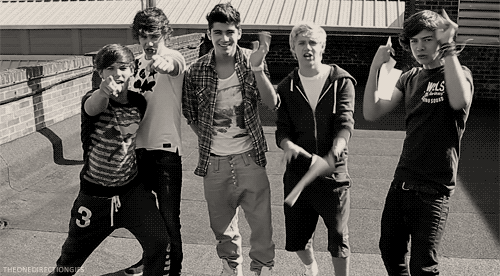 Deixem-nos morrer jovens ou deixem-nos viver eternamente.                                                 Forever Young.