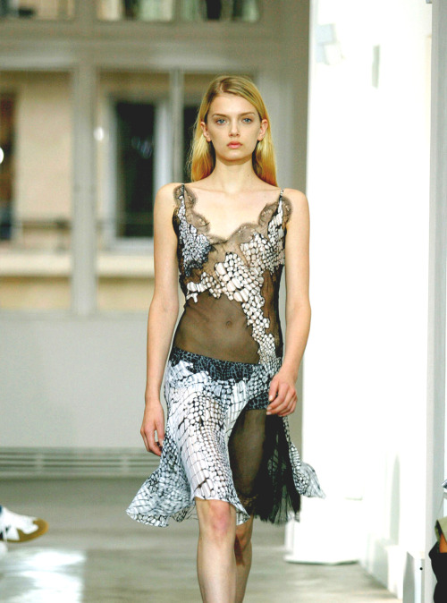 Lily Donaldson at Balenciaga Spring 2005 porn pictures