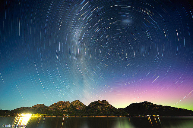kingdom-of-animals:  STARTRAILS AND AURORA AUSTRALIS OVER THE HAZARDS-FREYCINET PENINSULAR