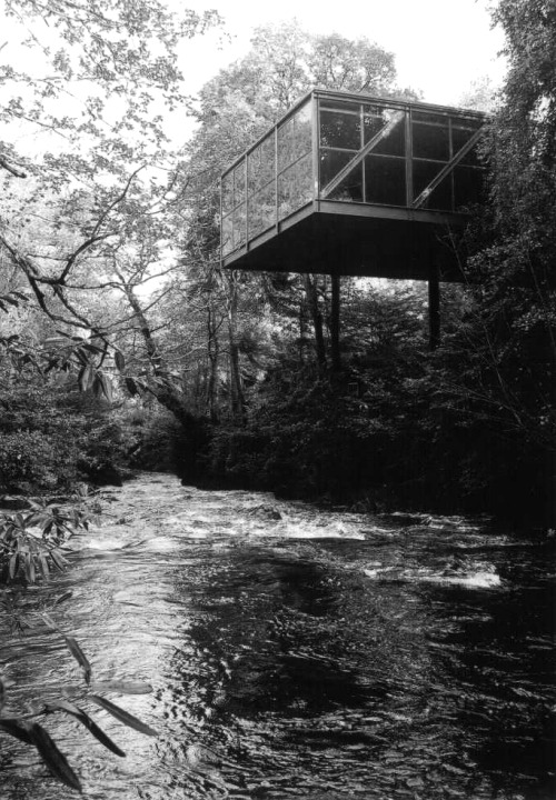 scandinaviancollectors:Scott Tallon Walker’s summer house for Sir Basil Goulding in Enniskerry, Wick