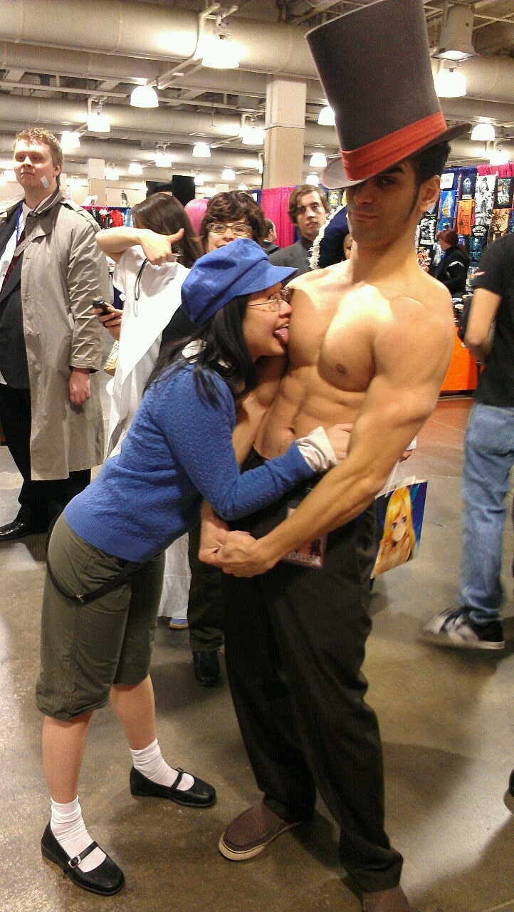 adriofthedead:  timavery:  katiegeewhiz:  sarah-bang:  At AnimeBoston. Please send