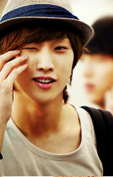 AJSAISHASNHA!! i cant even..unf..ugh..Jinyoung stop pushing your way up my bias list