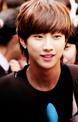 AJSAISHASNHA!! i cant even..unf..ugh..Jinyoung stop pushing your way up my bias list