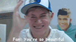 onedirectioncollections:  Awkard Niall compliment