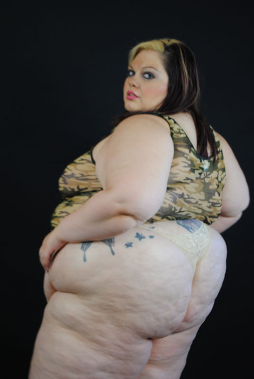 Porn ssbbw-bbw:  Model: Sicilia Curves SSBBW :) photos