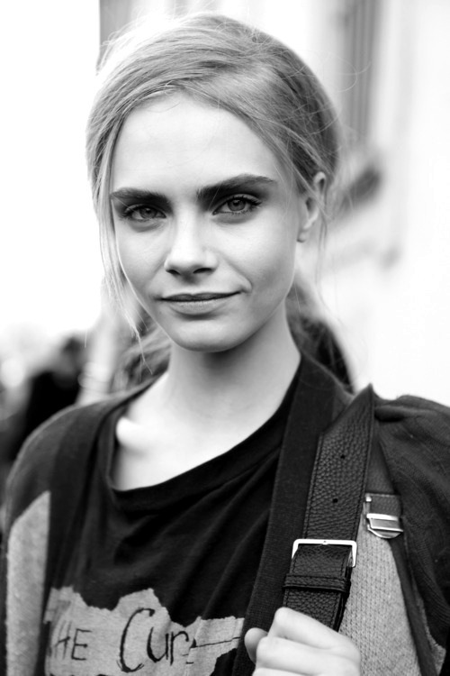 ju-das:  monochromatink:  Cara Delevingne  Girl crush!! 