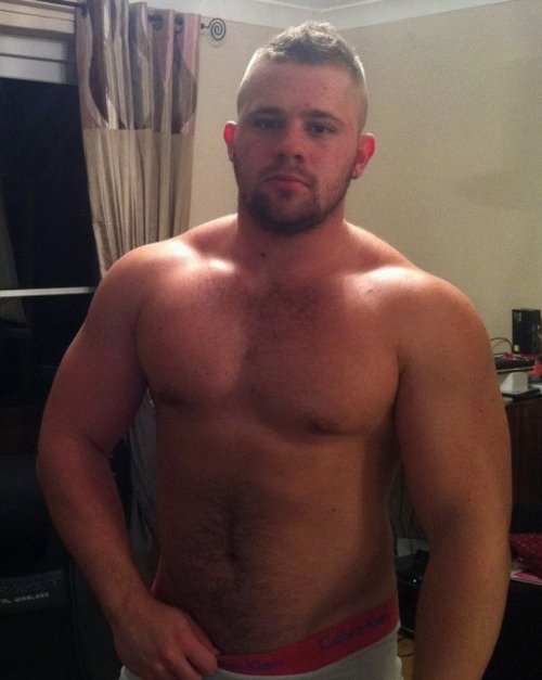 guysthatgetmehard:  lee in his cks