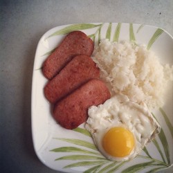 apurpleangel:  Sleeping in and making #spam &amp; #eggs for #breakfast LIFESGOOD 