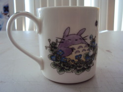 Fyeahmiyazaki:  Aefergmugblog:  Mug Featuring Art From My Neighbor Totoro. Purchased