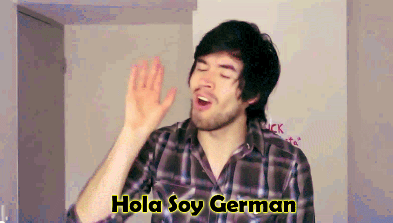 outoftownmiley:  esebesoquenofue:  Youtubbers.. Porque alguno, te hizo sonreír mas