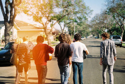  Amigos são amigos em qualquer momento não importa a situação. Frasesdorap 