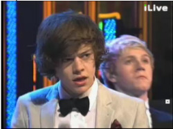 1direction-gavemeanerection:  my livestream froze on this hahaa 