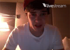 loveyouonedirection-fuckyeah:  Hola - que tal - bien y tu -  gracias - porfavore