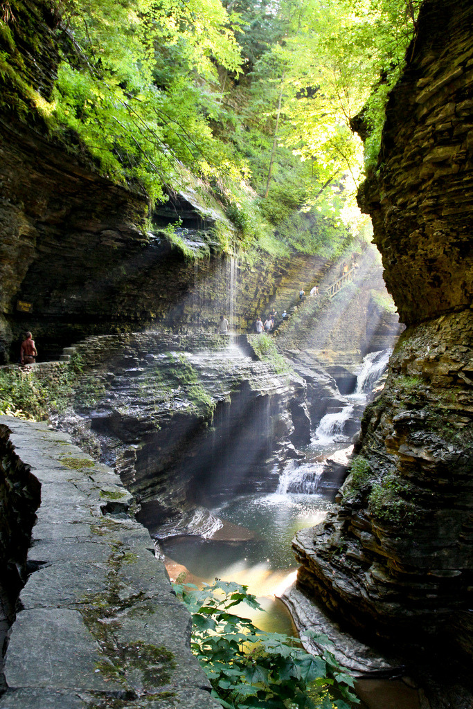 manwithadream:  daw-n:  holy shit. heaven  http://www.flickr.com/photos/s1w/4996975790/sizes/l/in/pool-15901574@N00/