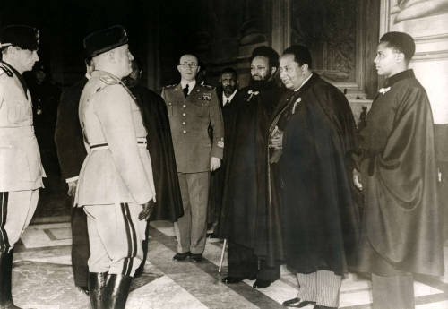 Benito Mussolini meets Ethiopian collaborationists, 1937.