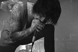 d3feater:  Austin Carlile of Of Mice &