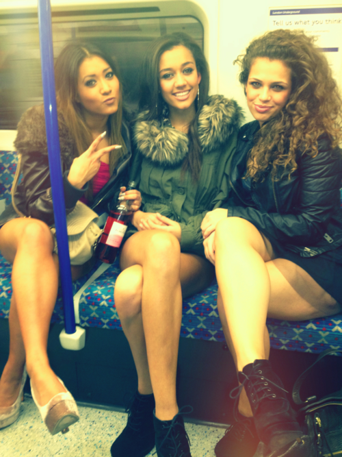 amsoserious:  http://amsoserious.tumblr.com   damn what a trio&hellip;