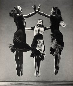werewolveshavefeelings: birdsong217:  Barbara Morgan (1900-1992) Martha Graham, “Celebration” (Trio), 1937    How beautiful is it that images of dance that are decades old look contemporary, in the same amazing way as when you see a photo that’s