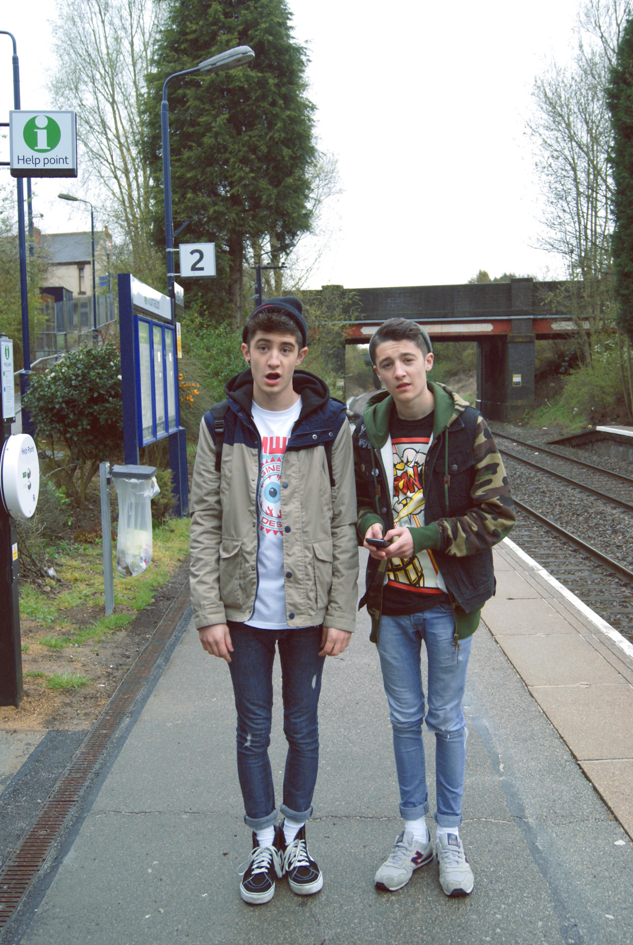 50150imofftheheezy:  this be me n ryan 