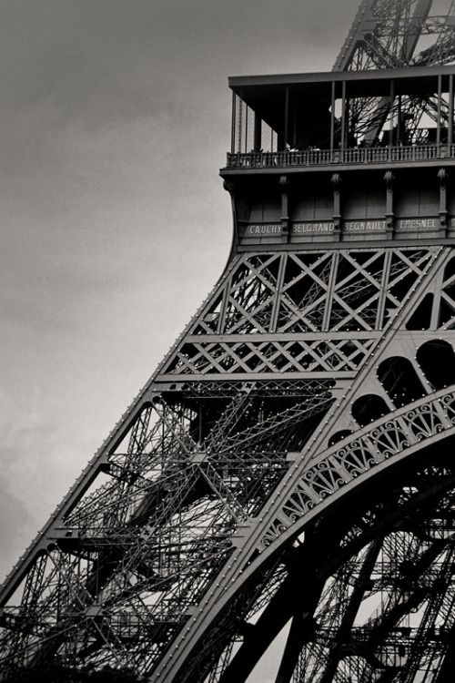 black-and-white:  BY: Tomek Jankowski (via Paris Mon Amour on Photography Served) 