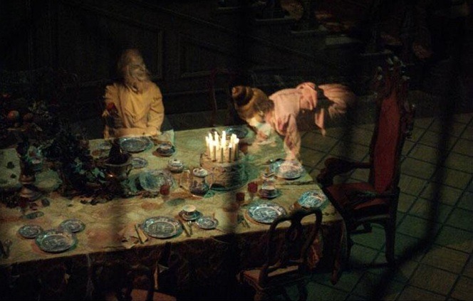attic-bride:  stephanie-is-pretty:  welcome to my house =3  Tomb sweet tomb! 