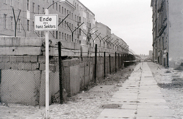 ichliebedichberlin:  Berlin Wall, probably at Boyenstrasse, 27 August 1962 by allhails