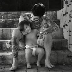 lostcause2390:  fuckyeahtattoos:  Me and my son. photo by http://www.facebook.com/scmphoto  So cute. ^^  OMG *-*