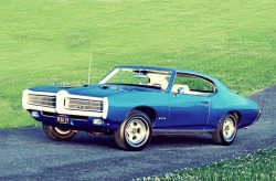 theoldiebutgoodie:  1969 Pontiac GTO.