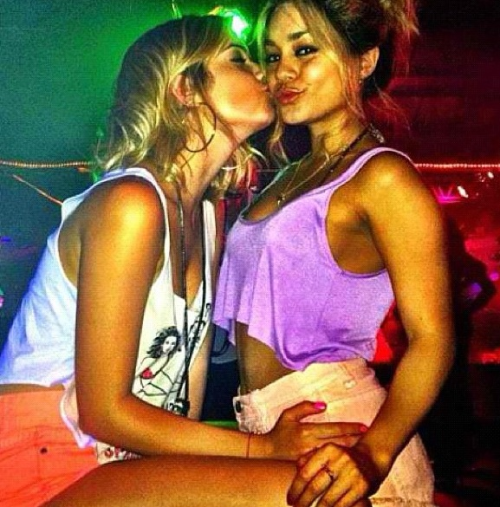 lipsticklesbians 21400578868 adult photos