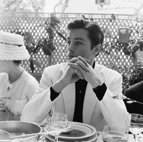 mausspacearchive:
“ Alain Delon at Cannes, 1961
”
