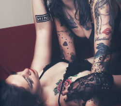 malistglr:  Lesbians with tats:) 