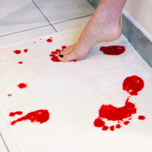 australiansanta:  ifelldownarabbitshole:  goldcoastfamily:  damn-the-jam:  loveissuchalovelytorture:   shark-bones:   Bath mat turns red when wet.  I need towels made out of this, and then I’d make my guests use them with out telling them. Then wait