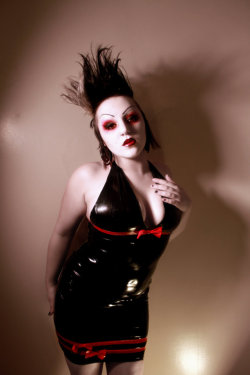 leidenblutigenhure:  Custom Latex Top and