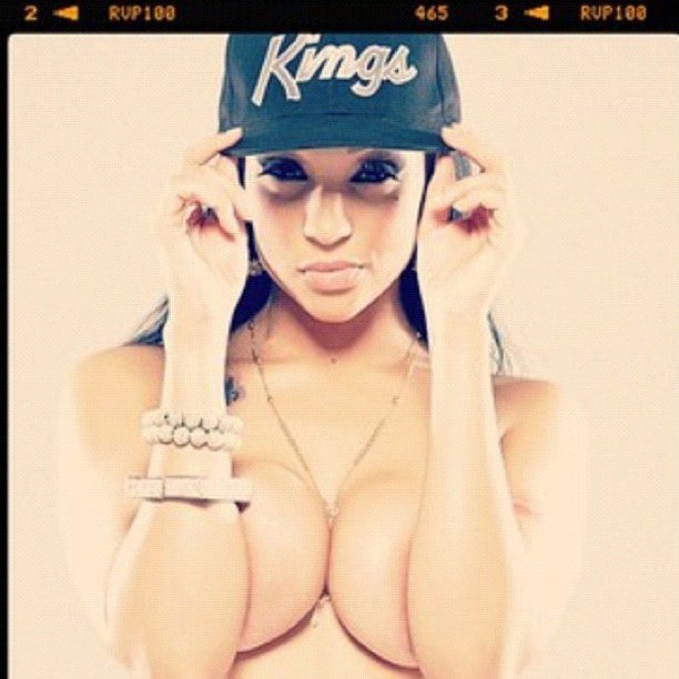 thefinestbitches:  Dede Damati 