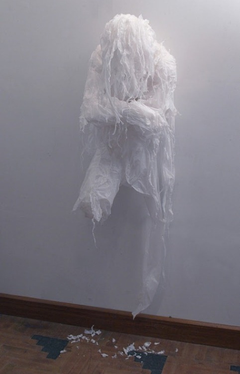 actegratuit: Khalil Chishtee, trash bag sculptures