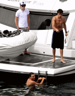 hornyabouthoran:  Liam - Get up from the water, NOW!Niall - Boys, listen to your fatherLouis - But 