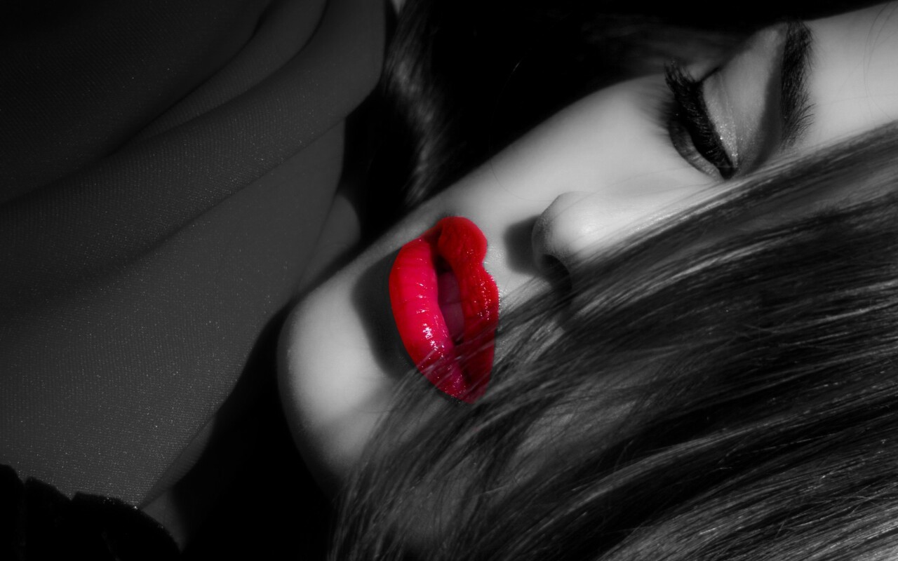 Rose red lips