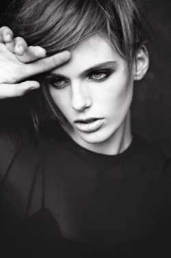 thegothcat:  Madison Headrick - @MarilynAgencyNY