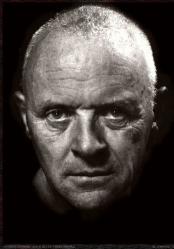 Anthony Hopkins, fotografiado por Helmut Newton.