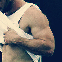 mehgomehpleek:  Because Chris Hemsworth’s arms. That’s all. 