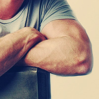 mehgomehpleek:  Because Chris Hemsworth’s arms. That’s all. 