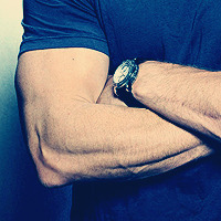 mehgomehpleek:  Because Chris Hemsworth’s arms. That’s all. 