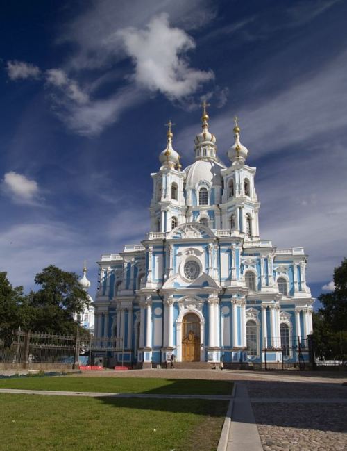 Smolny Cathedral in St. Petersburg, Russia (by dankost).