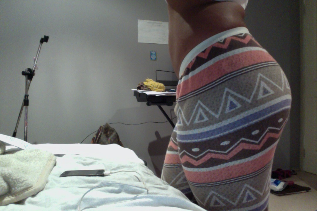 afrikkanqueen:  imma curvy bitch and proud. 