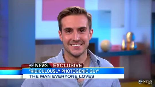 suisflaneuse:  loveliverpool:  flumpa: gryffindorteamseeker: bathtime:  Ridiculously Photogenic Guy on Good Morning America (now that’s what I call news) Tumblr is now the best agent you could possibly have. HIS VOICE IS LIKE A MILLION ANGELS SINGING.