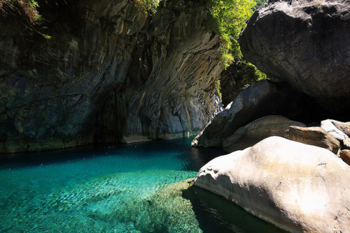 Amazing waters of Taroko Gorge, Hualien, Taiwan (by nodie26).