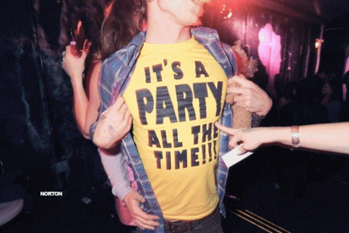 clumsyness:  letsjustparty:  Gifs?   (via imgTumble)
