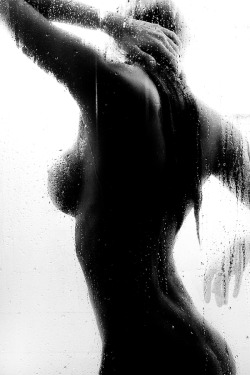 ukboudoir:  Shower… @ukboudoir