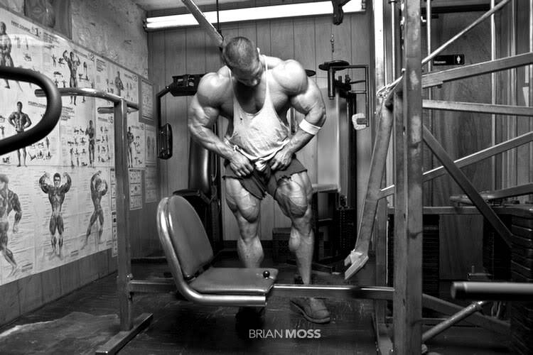 chingones:  acebannon:  Big in black and white  (via TumbleOn)